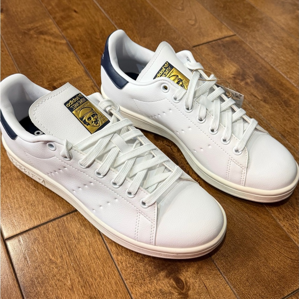 Adidas White and Dark Blue Stan Smith Shoes Unisex WMN 9 / MENS 7.5 - Picture 4 of 6